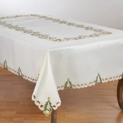 Saro Lifestyle Nostalgic Holiday Christmas Tree Tablecloth 7 Saro Lifestyle Nostalgic Holiday Christmas Tree Tablecloth -Winter Glow Store GUEST 07d162ac 1b0f 4578 9c1d 8d0c4efef3da