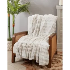 50"x60" Soft Serenity Faux Fur Throw Blanket Natural - Saro Lifestyle 5 50"x60" Soft Serenity Faux Fur Throw Blanket Natural - Saro Lifestyle -Winter Glow Store GUEST 1fa23cba cc75 4a0e 914c c82841c0c407