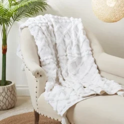 Saro Lifestyle Chic Tufted Throw With Tassels, White, 50"x60" 3 Saro Lifestyle Chic Tufted Throw With Tassels, White, 50"x60" -Winter Glow Store GUEST c334f9ad e1e3 4605 b75c e75df181b28d